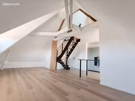 appartement lumineux  proche commerces mer  bus