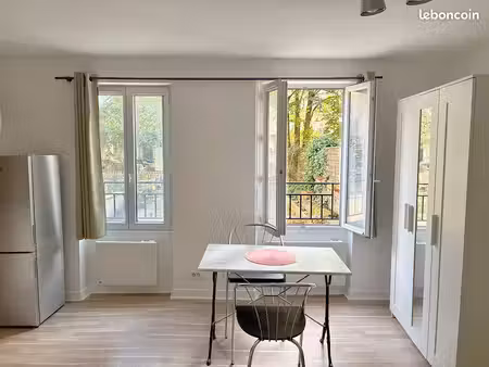 studio meublé 18 m2 sur jardin centre ville