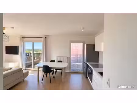 t3 meublé 57 m² avec terrasse de 12 m² et parking – torcy