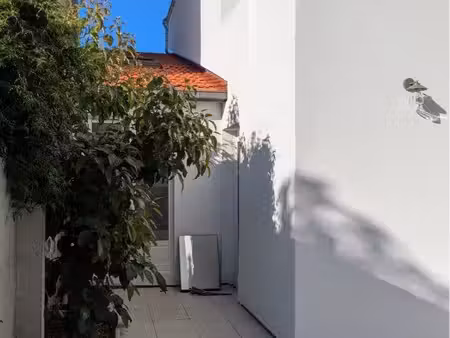 maison de ville de ville avec terrasse