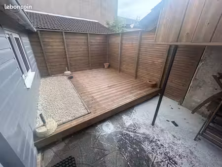type 3 eau+électricité comprise avec terrasse velpeau