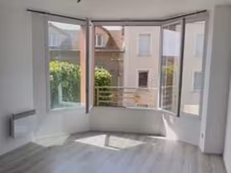 t2 meublé 40 m² - gare à 2 min à pied - à 30 min de paris - 920 cc