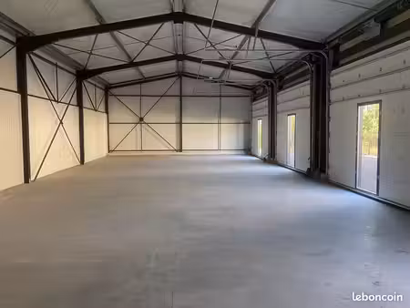 location place pour bateau dans garage