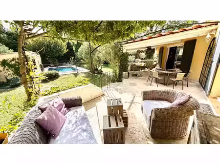 villa de luxe à vendre à althen-des-paluds