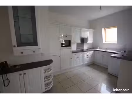 loue appart 96m2 la fère