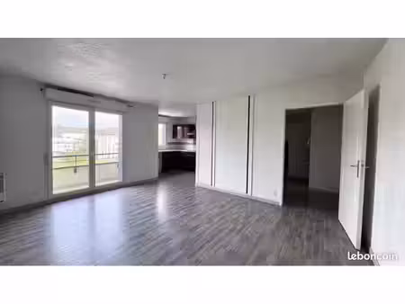 apparemment t2 47m2 étage 1