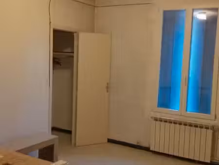 maison ancienne sur beauvoisin
