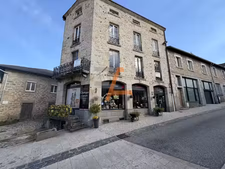 immeuble de rapport centre de saint-julien-chapteuil