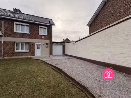 semi-individuelle 3 chambres avec jardin  garage et véranda