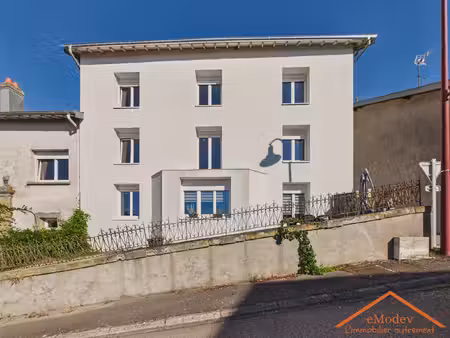 190 m² habitables  quatre chambres et de vastes dépendances po