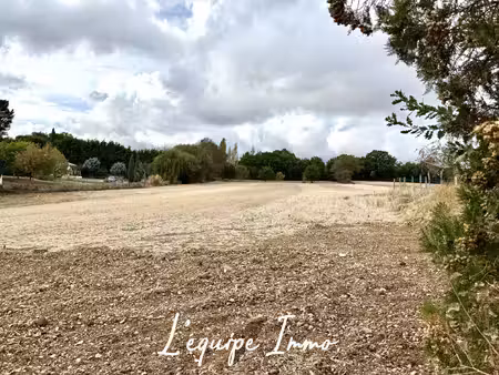 terrain de 750m2 avec viabilisation en bordure