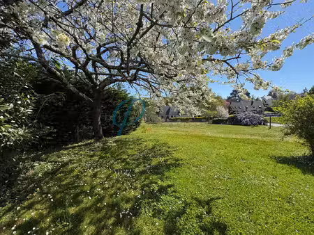 terrain à bâtir de 432 m2 dans le bourg de sucé sur erdre.