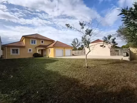 vente maison 7 pièces 187 m² à lee (64320)  464 500 €