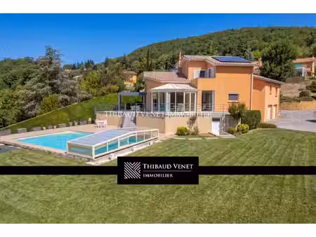 villa de luxe à vendre à poleymieux-au-mont-d'or