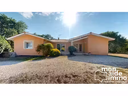 propriété 163 m² – piscine - très grand sous-sol - au calm