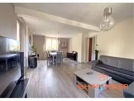 maison de 110 m² sur 11 38 ares et un appartement 3 pièces lou