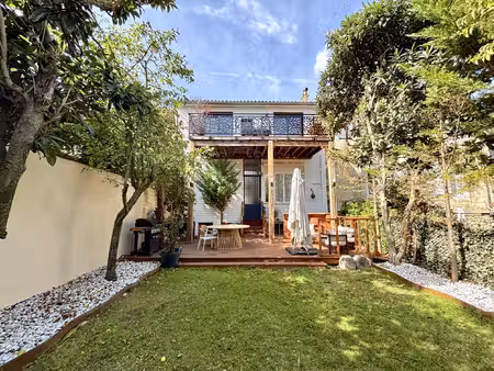 barrière saint-genès bien rare avec jardin et terrasses