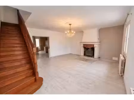 fleurance  maison de ville à vendre de 155 m2  cinq chambres  piscine