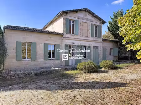 st emilion : la bastide accessible à pied : maison en pierre avec vue