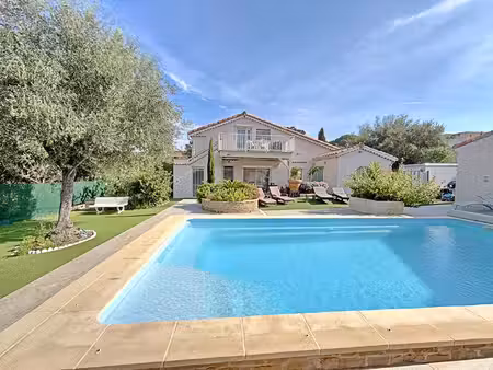 saint-aygulf villa provençale en parfait état  piscine chauffée et logement indépendant
