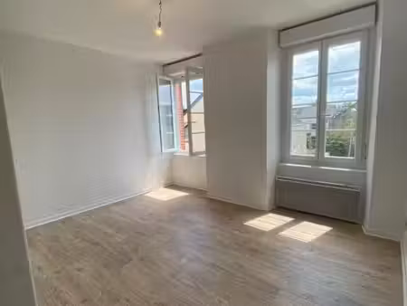 studio à louer dans la rue du cinéma