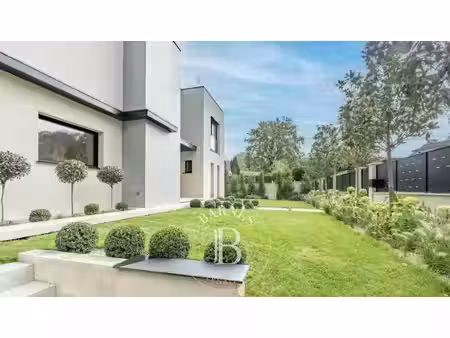 maison de luxe à vendre dans le quartier la châtaigneraie-la feuillaume sud