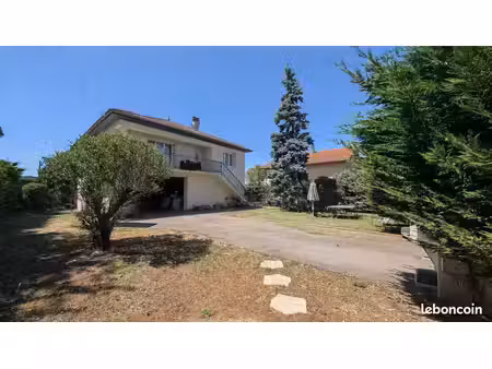 maison 5 pièces 222 m²