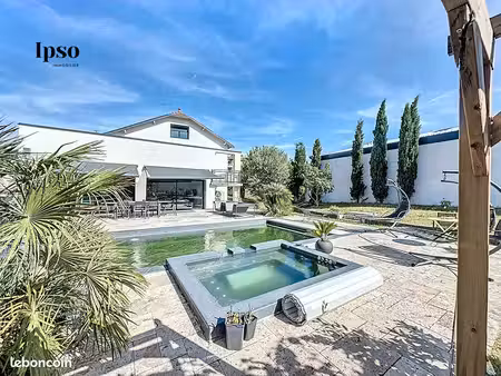 villa 5 pièces 177 m²