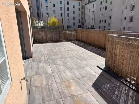 appartement t2 (etage 1/2) + parking - lyon 3ème monplaisir