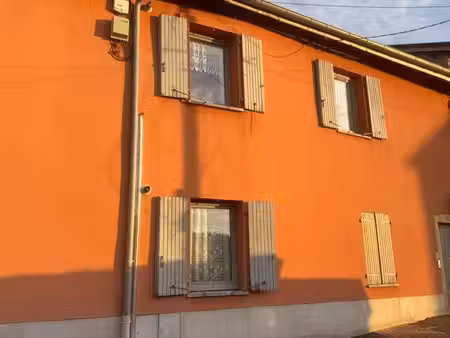 location appartement rez-de-chaussée à saint-jean-la-bussière