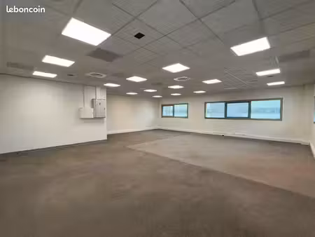 bureaux 106 m² saint priest