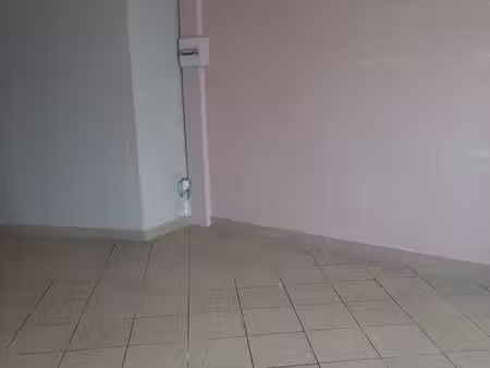 local commercial 34 m² pollionnay