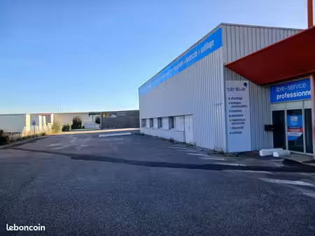 à vendre bâtiment de 1552 m2 sur 5480 m2 de terrain