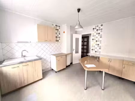 t2 de 48m2 hab.au calme avec stationnement + cave 69630 chap