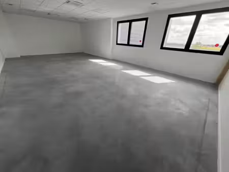 vente bureaux douvres la delivrande 14440 54m²