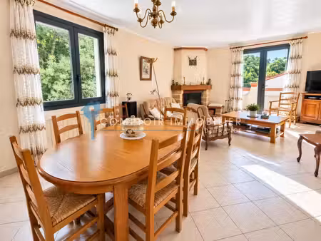 villa 5pièce(s) 4chambre(s) 220 m² prades-le-lez (34730)