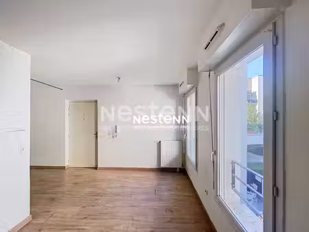 quartier des parouzets  appartement stains 1 pièce 28 m²