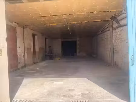 location parking 110 m² à rochefort (17300)  500 €
