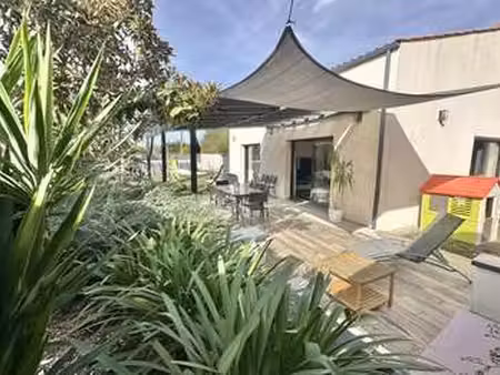 vente maison piscine à saint-philbert-de-grand-lieu (44310) : à vendre piscine / 160m² sai