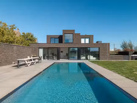 exclusieve villa met zwembad en paardenstallen in heule!