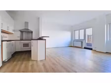 louise/chatelain - appartement calme 1 chambre