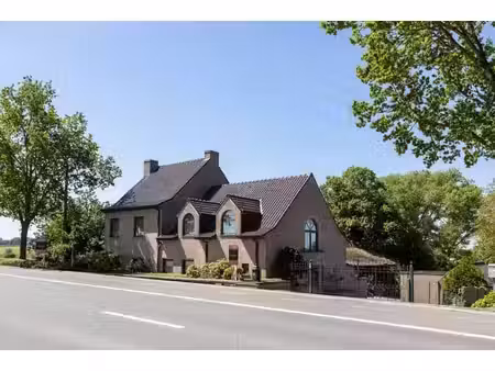 ancienne fermette avec prairie de 7.845 m² à zwalm