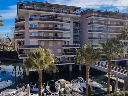 loue place de bateau de 2 m 50 par 6 m 60 à marina park sur mandelieu