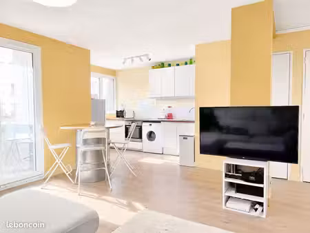 appartement t3 de 57 m² avec balcon – écully