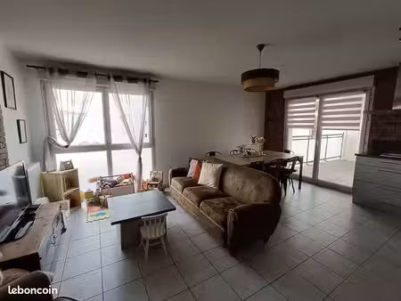 appartement 64 m² avec terrasse – dernier étage – à 2 minutes du tramway t3