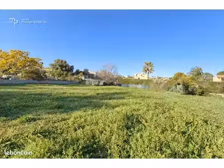 terrain à bâtir de 1100 m² à antibes (06)