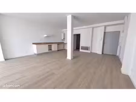 t2 rénové accessible pmr – 76 29 m² – lourdes centre
