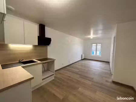 appartement t2 - non meublé - centre ville marans