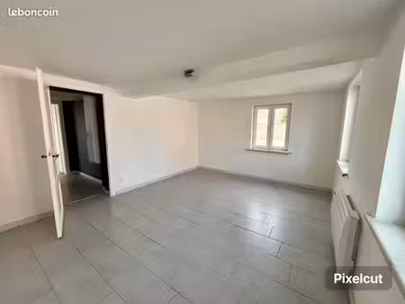 ? à louer – appartement 74 m² – rdc – parking