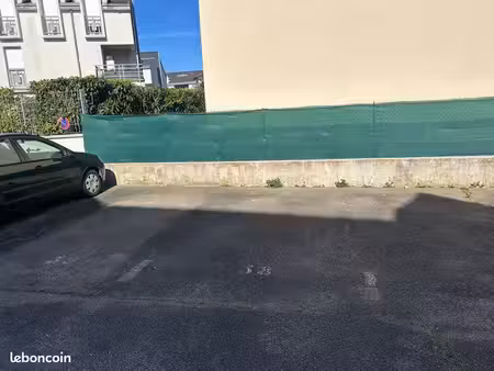 place de parking extérieur n°38 – location 45 /mois ou vente 4 000
